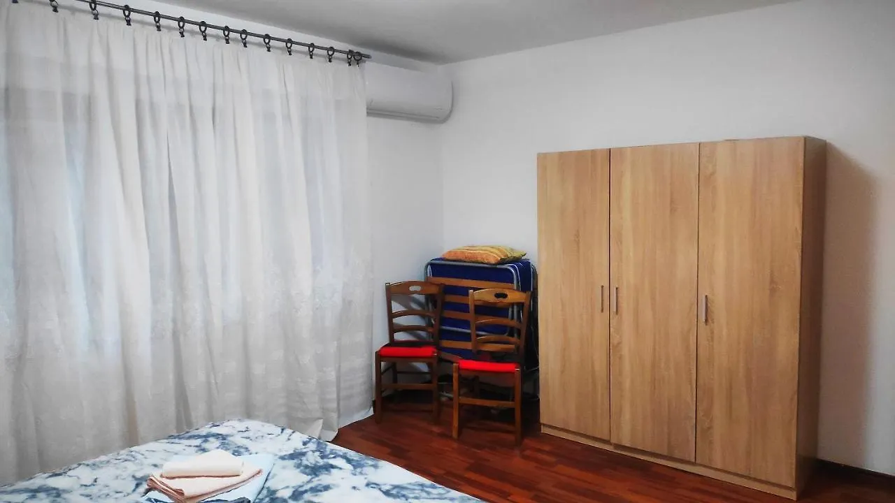 Vongola Apartment Rijeka 0*,  Croatia